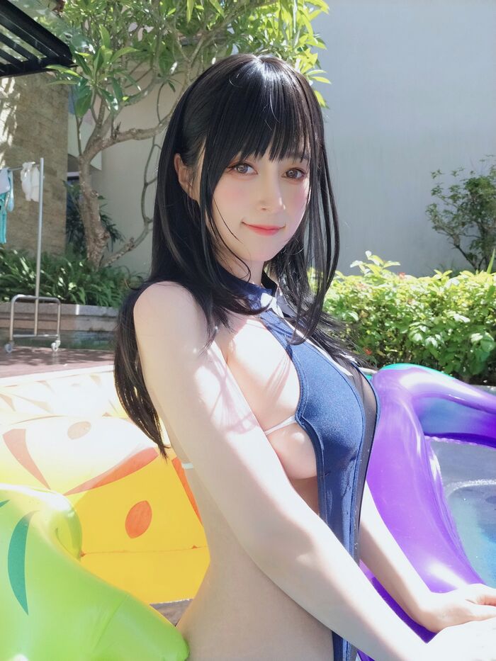 Coser小姐姐白银8月会员合集二主题户外泳池薄透连体比基尼秀惹火身材诱惑写真72P 34th image