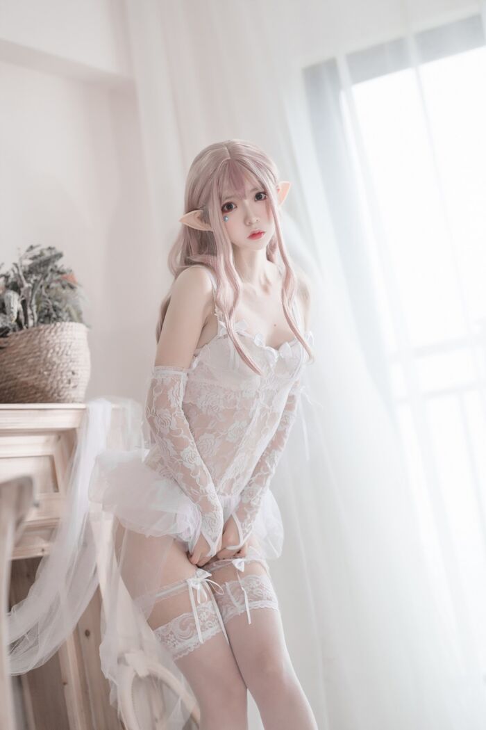 网络美女疯猫s纯白精灵主题性感白纱配白蕾丝吊袜秀完美身材诱惑Photo 29P 8th image