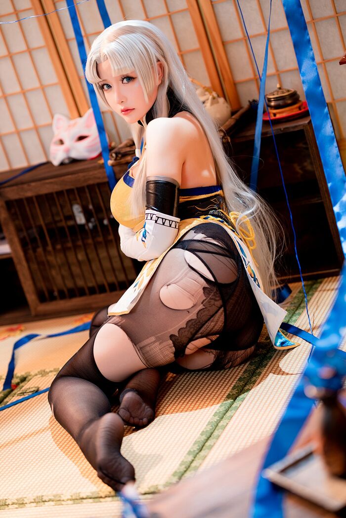 Coser 小姐姐星之迟迟迟胡桃主题性感COS服饰配破烂黑丝裤袜秀丰满身材诱惑Photo 54P 35th image