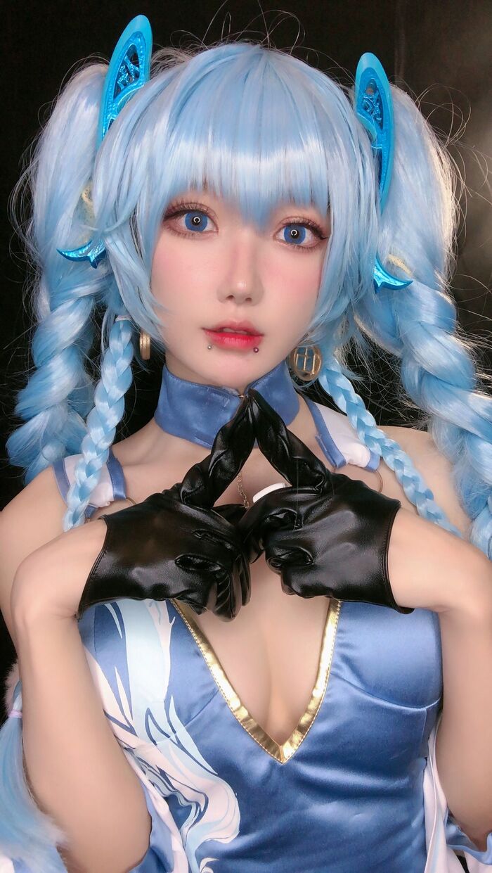 动漫博主阿包也是兔娘女女前线COS 主题私房低chest 高叉旗袍秀豪milk翘臀诱惑Photo 31P 21th image