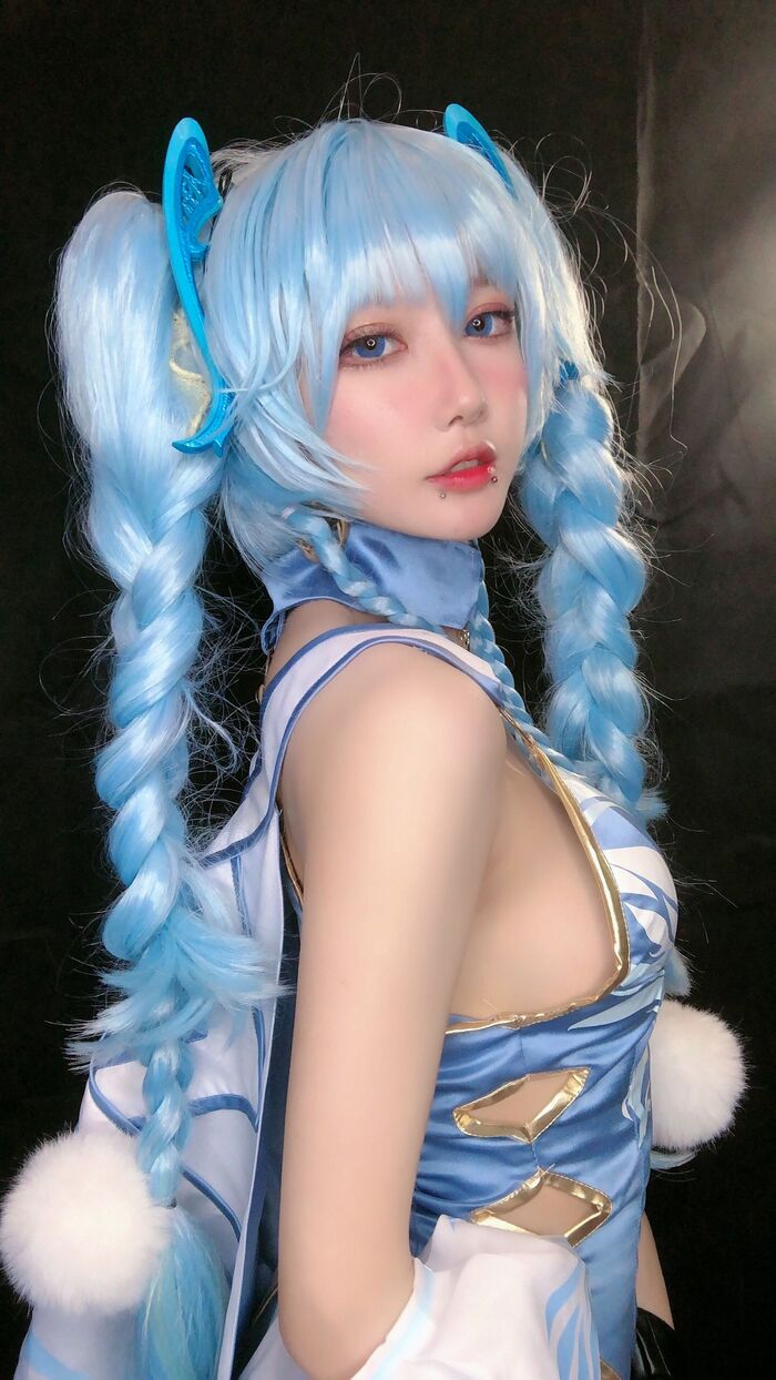 动漫博主阿包也是兔娘女女前线COS 主题私房低chest 高叉旗袍秀豪milk翘臀诱惑Photo 31P 26th image