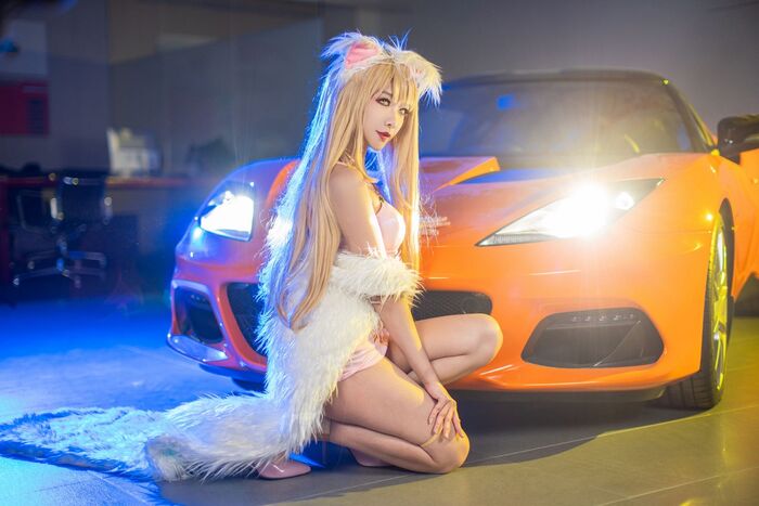 网络美女源纱希喵喵喵阿狸路特斯主题豪车性感粉色连身裙秀完美身材诱惑Photo 36P 16th image