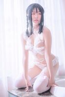 微博妹子汐束缚主题私房浴缸白色情趣内衣配白丝吊袜秀惹火身材诱惑写真46P