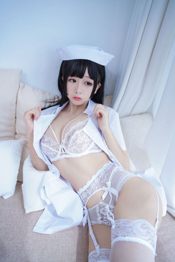Cosplay 日奈娇纯白护士主题私房半脱露蕾丝内衣配蕾丝吊袜极致诱惑Photo 87P 3th image