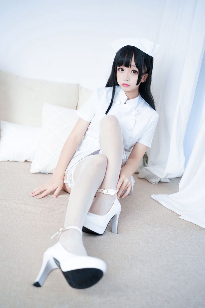 Cosplay 日奈娇纯白护士主题私房半脱露蕾丝内衣配蕾丝吊袜极致诱惑Photo 87P 78th image