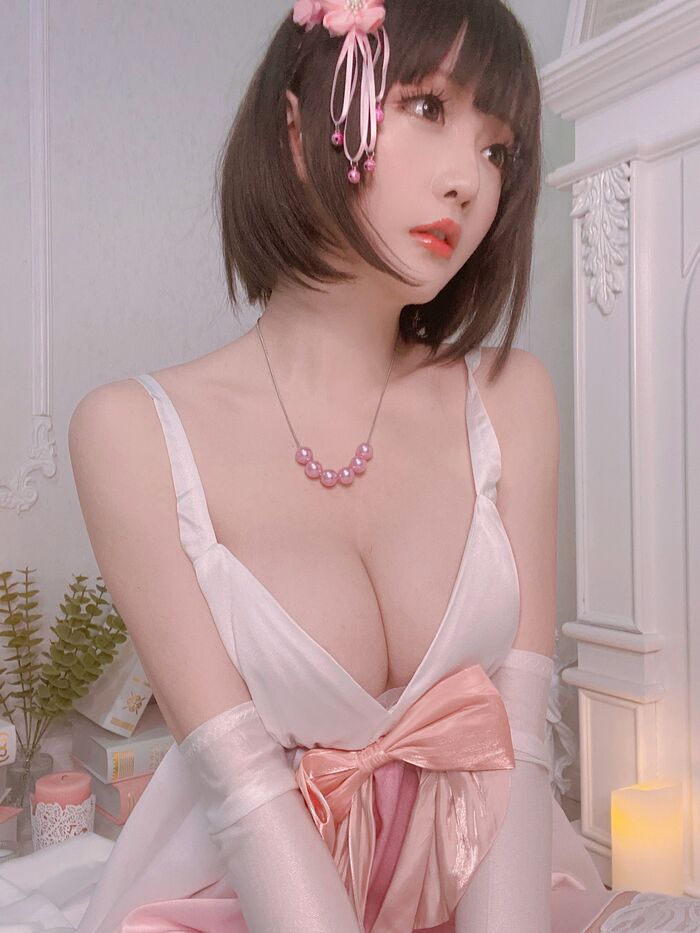 Coser 小姐姐星之迟迟特礼服主题私房半脱露粉色内衣秀火辣身材诱惑Photo 100P 4th image