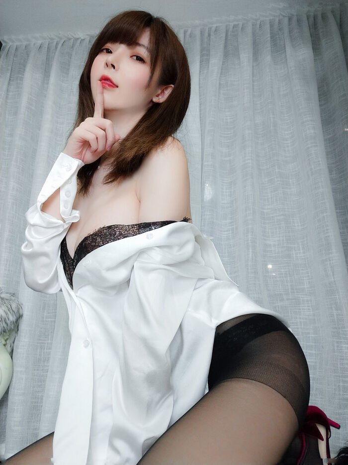 网络美女一小央泽约会女友主题私房半脱露黑丝裤袜秀翘臀美腿迷人诱惑写真83P 48th image