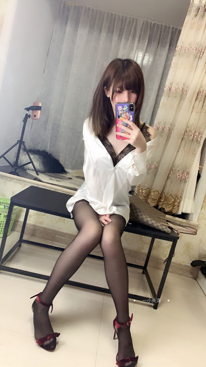网络美女一小央泽约会女友主题私房半脱露黑丝裤袜秀翘臀美腿迷人诱惑写真83P 67th image