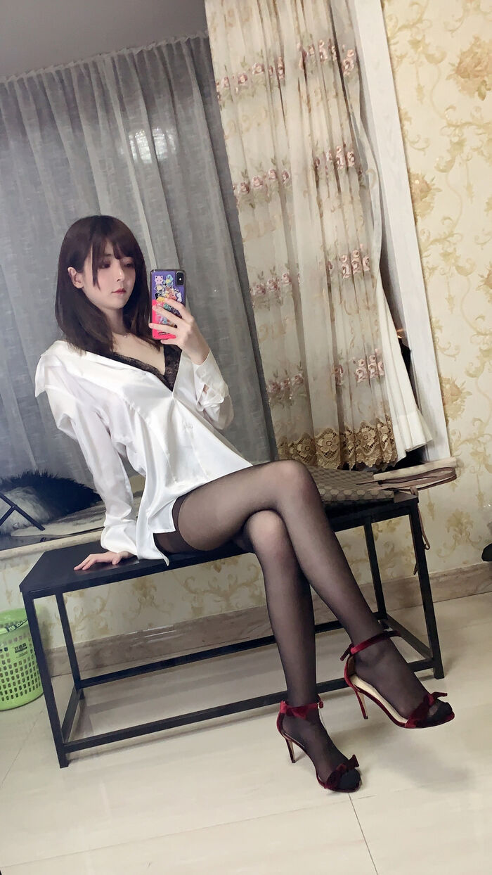 网络美女一小央泽约会女友主题私房半脱露黑丝裤袜秀翘臀美腿迷人诱惑写真83P 80th image