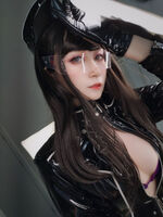 Coser 小姐姐白银81通讯官主题私房黑色连体皮衣秀完美身材豪milk翘臀诱惑Photo 74P