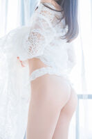 网络美女桜桃喵初雪主题私房白缕空蕾丝内衣秀白嫩skin 肤浑圆翘臀诱惑Photo 45P