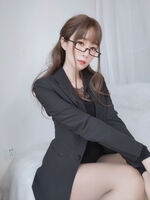 Coser 小姐姐白银81目镜OL Uniform Lord 题撩裙露超薄肉丝裤袜秀翘臀诱惑Photo 69P
