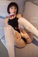 [YouMi尤蜜]Vol.610_嫩模林茵茵沙发上性感吊裙配白丝腿袜撩人姿势秀翘臀诱惑写真39P