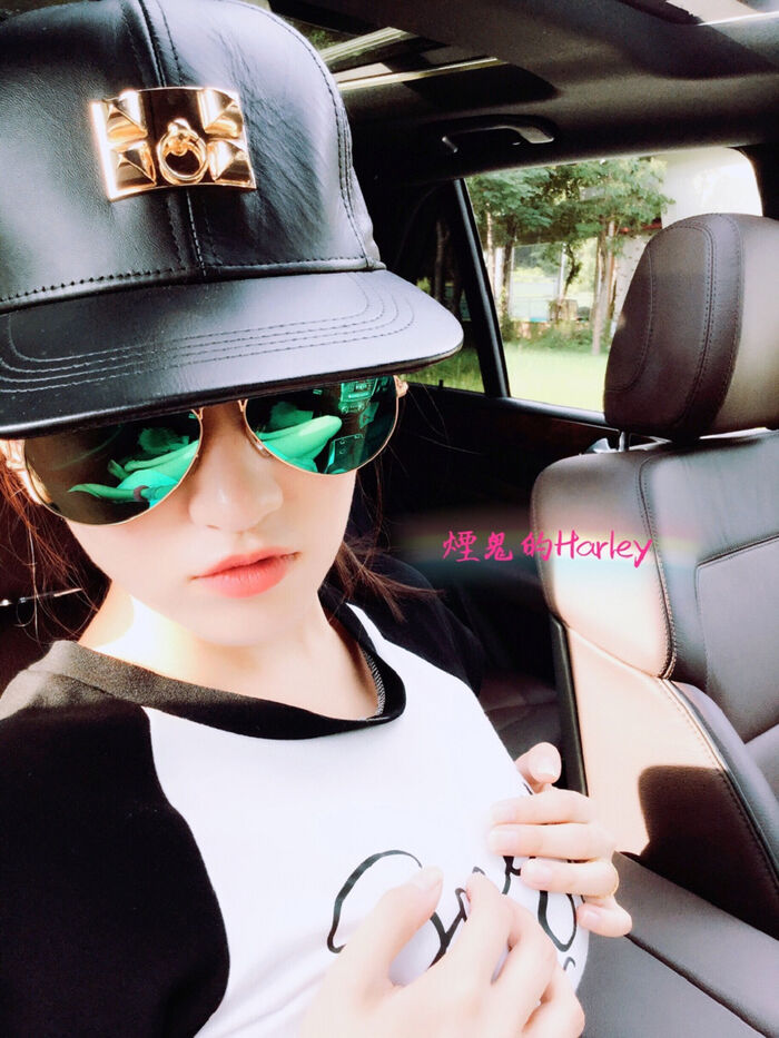 高颜值美女烟鬼的Harley户外露露大尺度脱蕾丝内裤诱惑Photo 75P 67th image