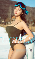 [Ugirls 爱尤物] No.971_嫩模何嘉颖性感比基尼系雪地里滑雪美艳又冻人Photo 40P